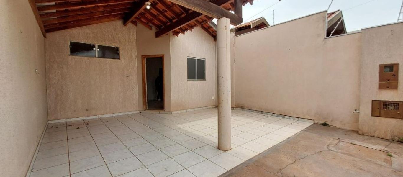 CASA NA Vila Tênis Clube em Assis