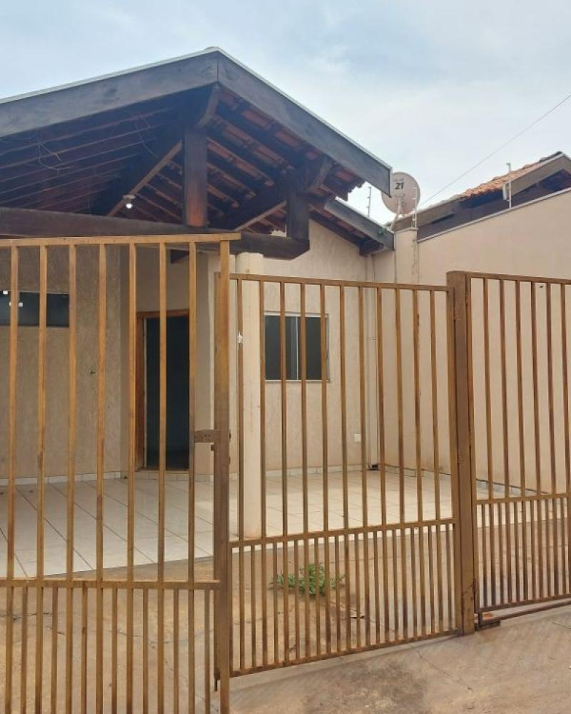 CASA NA Vila Tênis Clube em Assis
