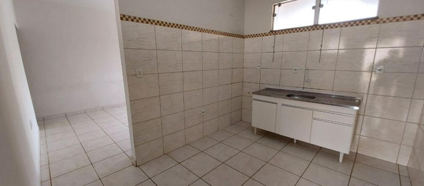 CASA NA Vila Tênis Clube em Assis