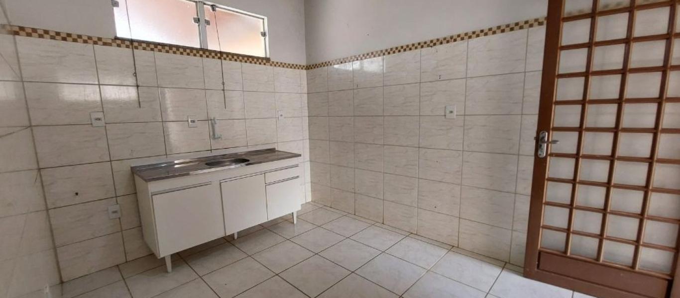 CASA NA Vila Tênis Clube em Assis