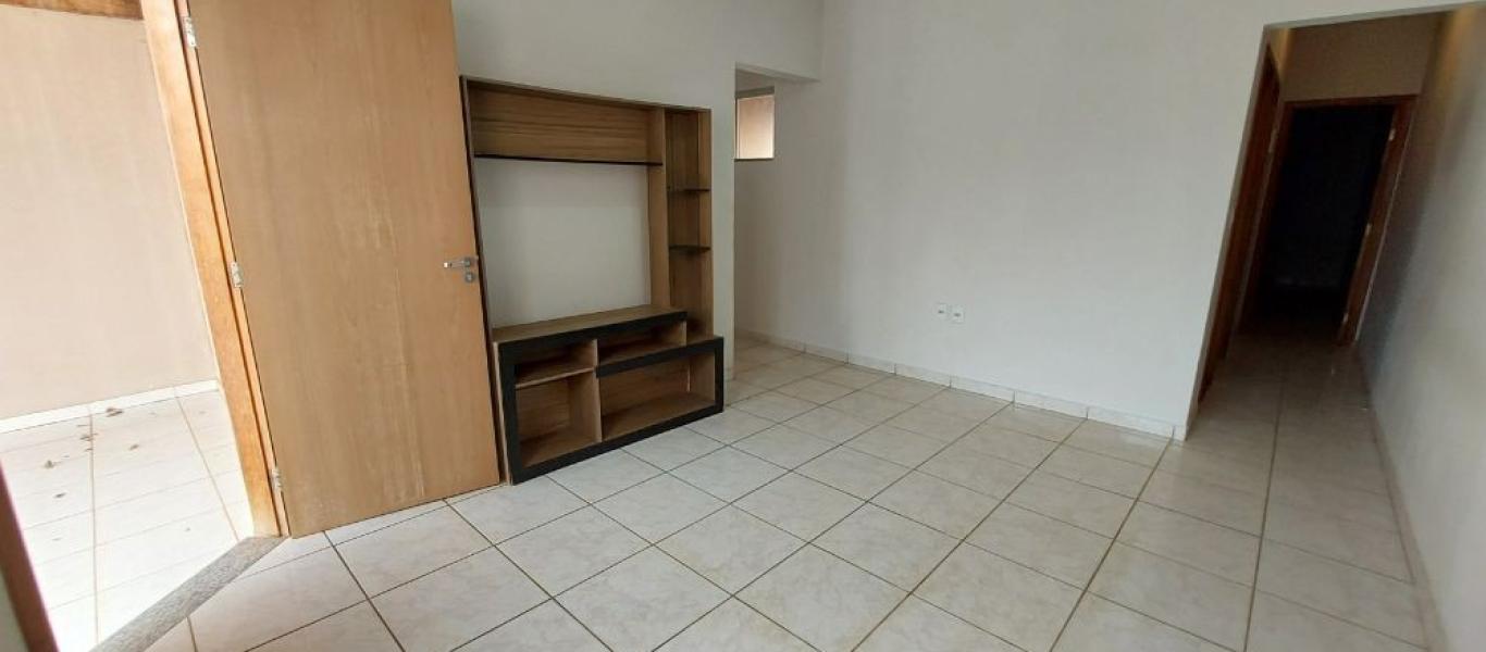 CASA NA Vila Tênis Clube em Assis