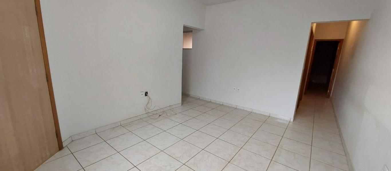 CASA NA Vila Tênis Clube em Assis