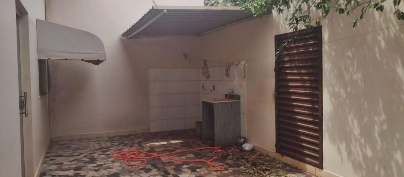 CASA NO Parque Universitário em Assis