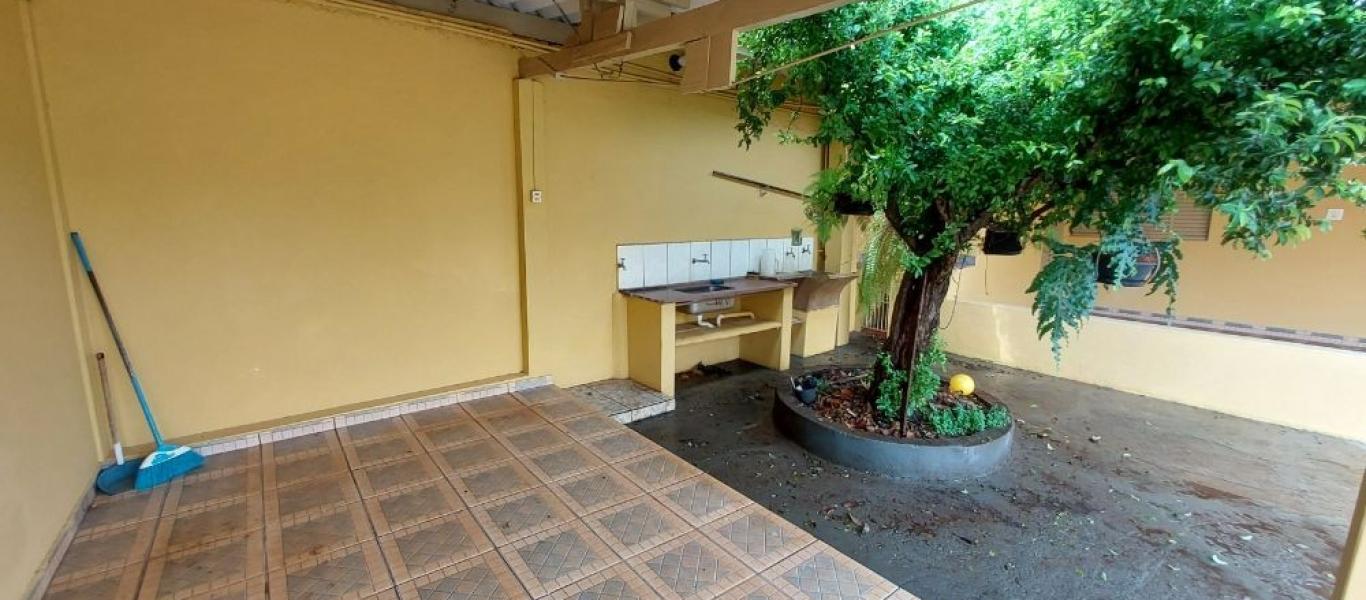 CASA NA Vila Adileta em Assis
