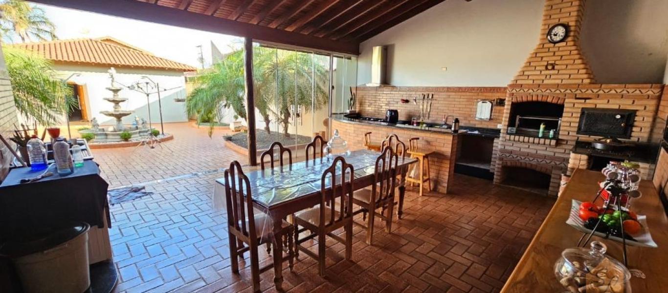 CASA NA VILA DAS ÁRVORES em Tarumã