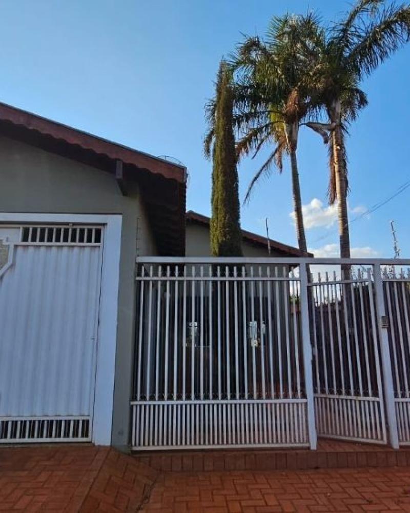 CASA NA VILA DAS ÁRVORES em Tarumã