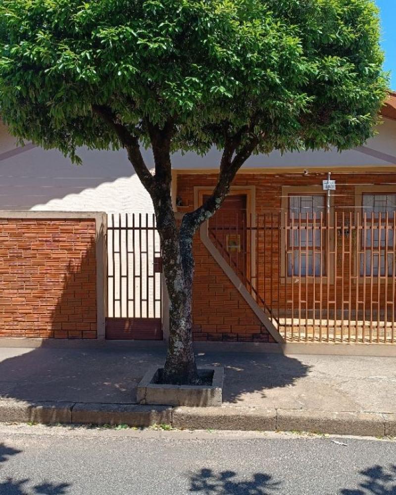 CASA NA Vila Central em Assis