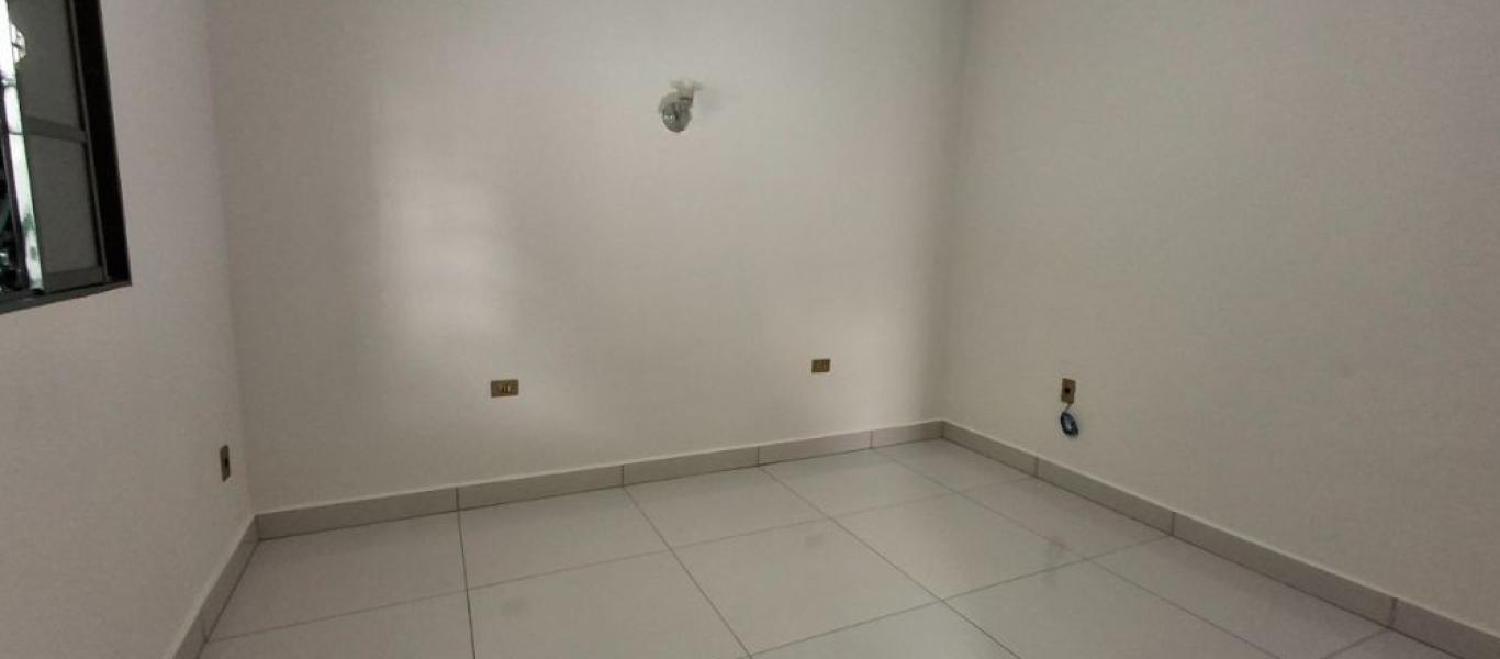 CASA NA Vila Ebenezer em Assis