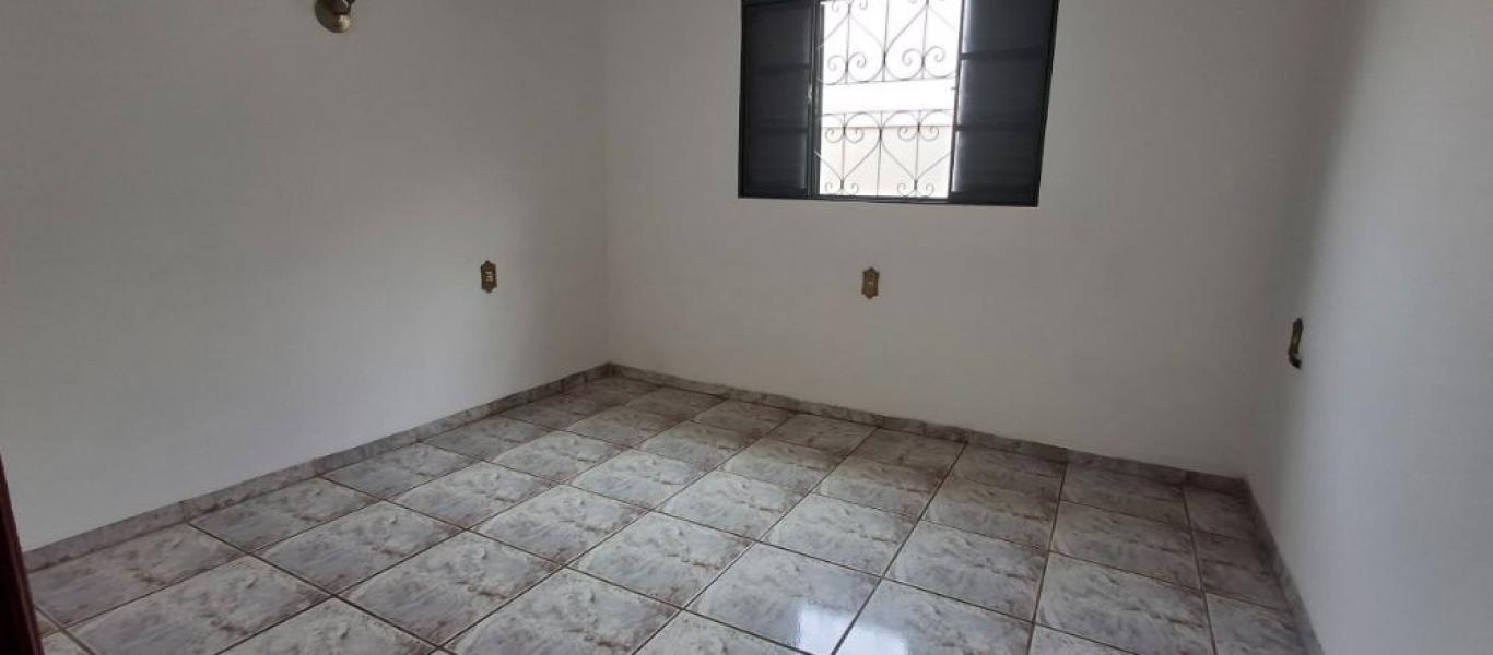 CASA NA Vila Ebenezer em Assis