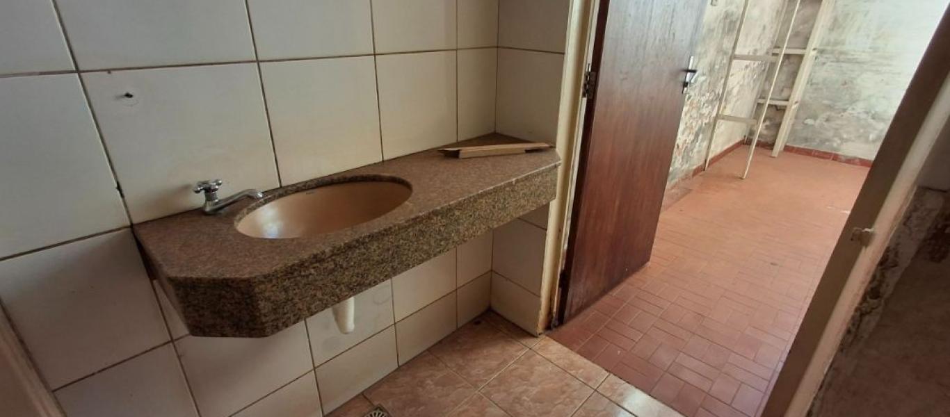 PONTO COMERCIAL NA Centro em Cândido Mota