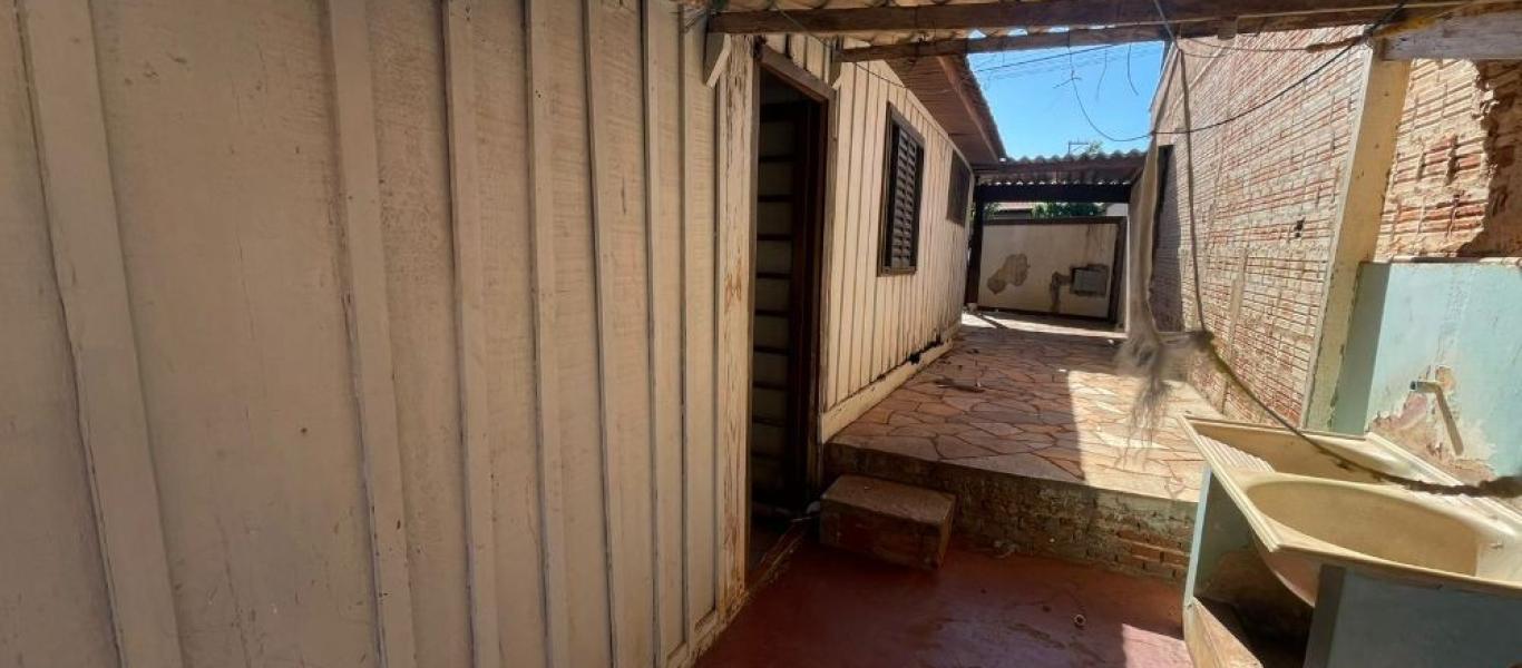 CASA NA VILA MARIALVES em Assis