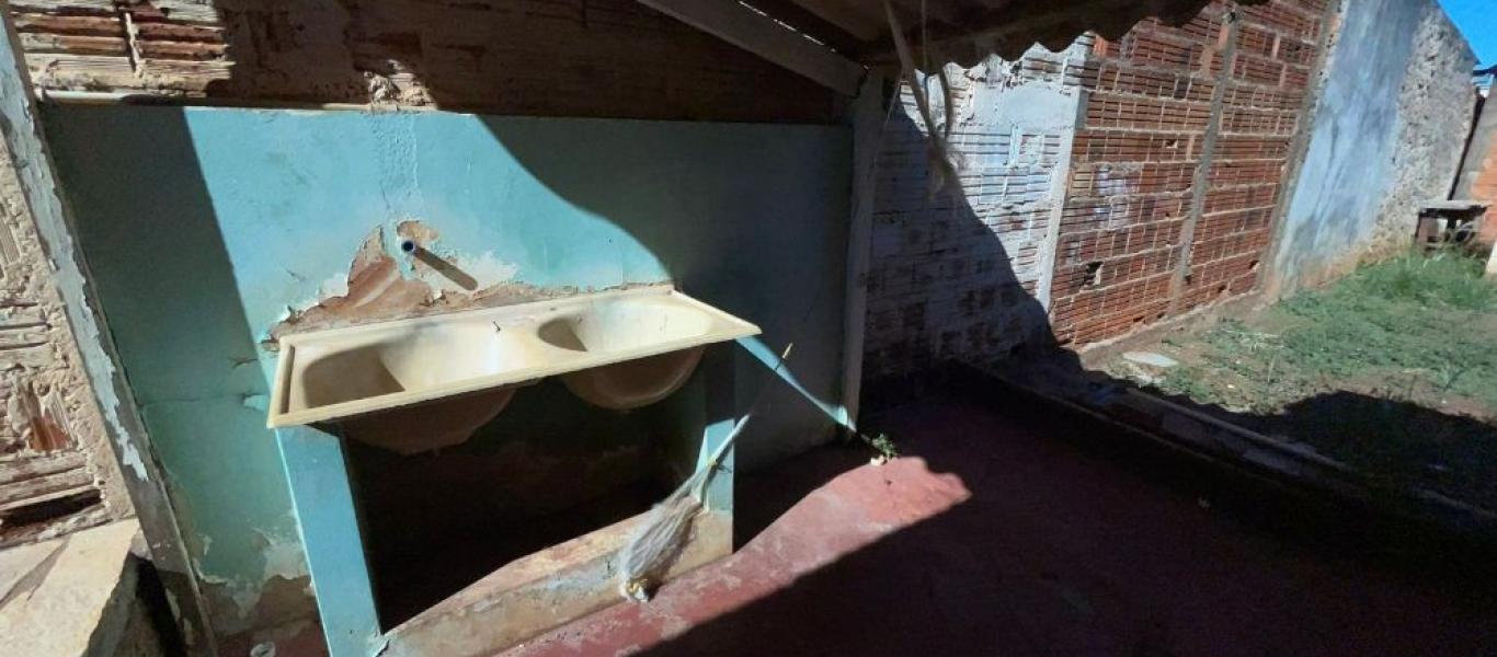 CASA NA VILA MARIALVES em Assis