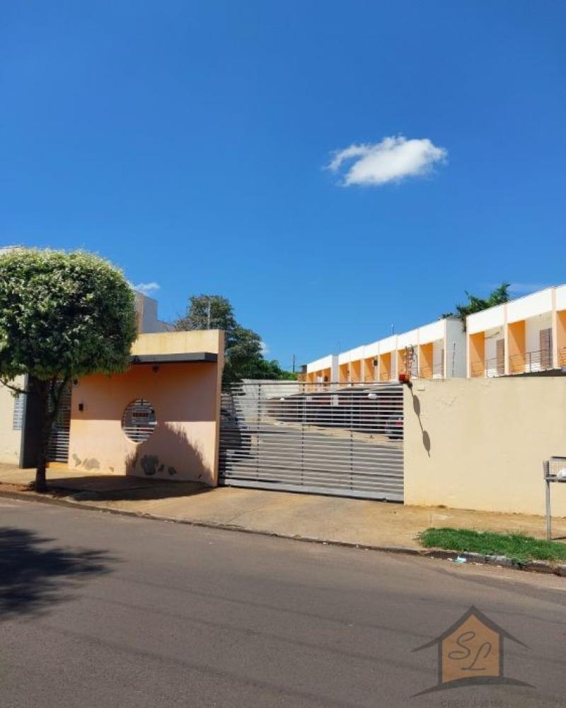 CASA NA Vila Triângulo em Assis