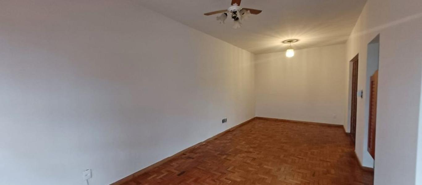 CASA NA Vila Fiuza em Assis