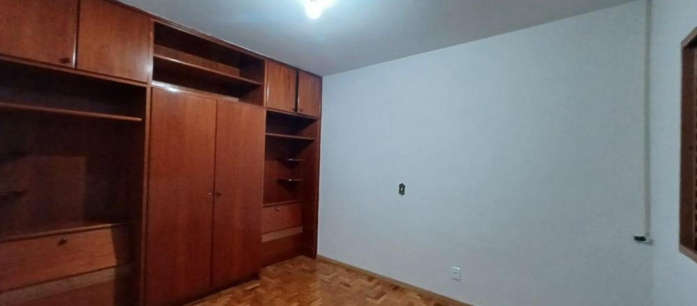 CASA NA Vila Fiuza em Assis