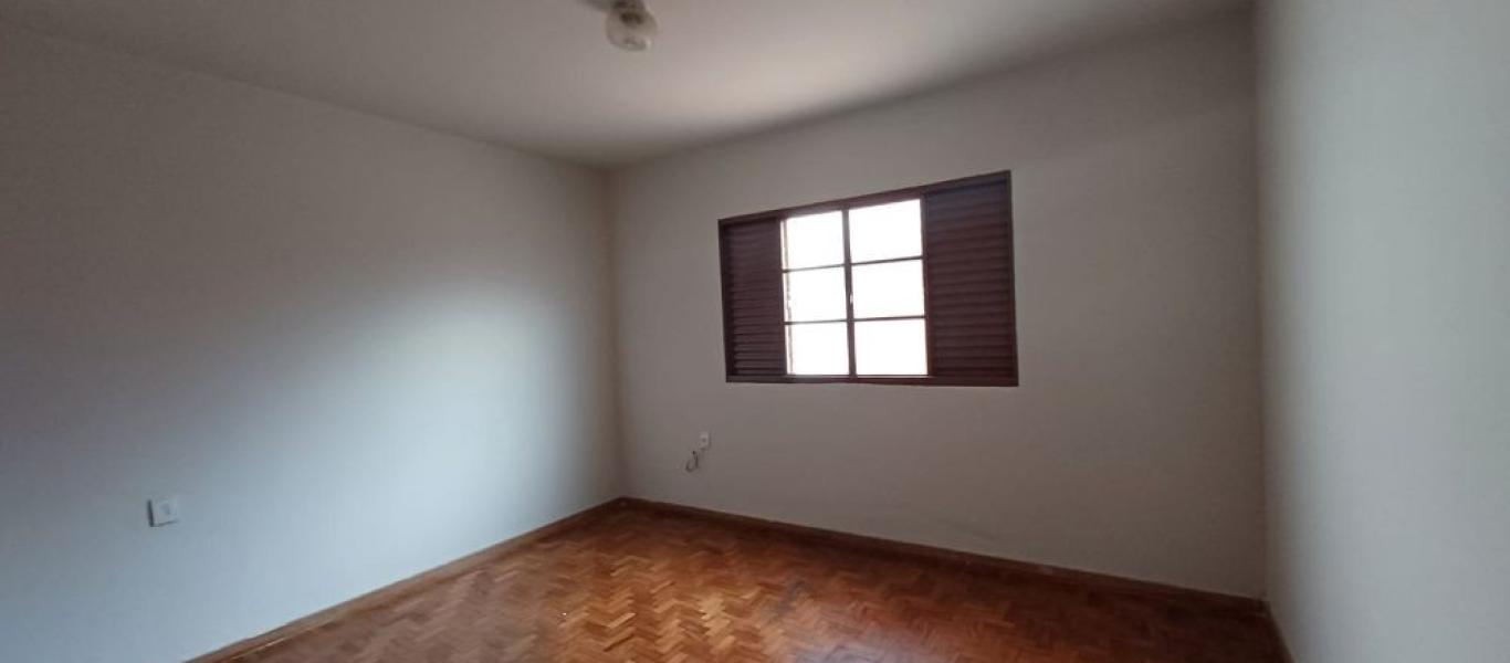 CASA NA Vila Fiuza em Assis