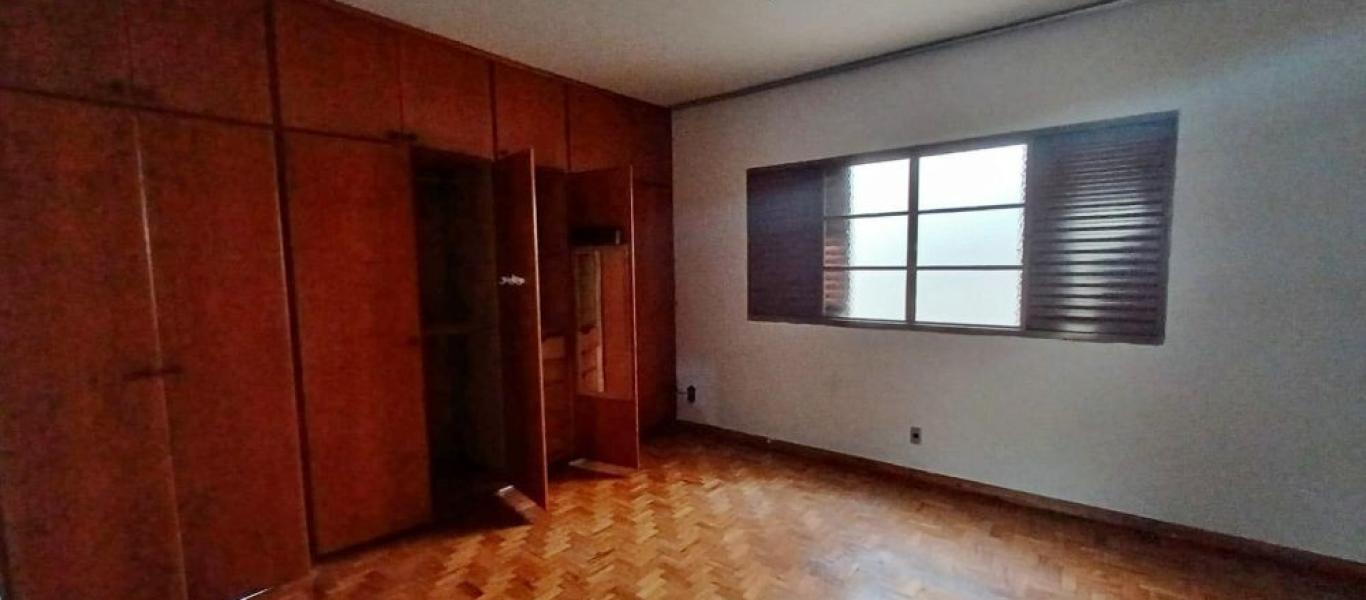 CASA NA Vila Fiuza em Assis
