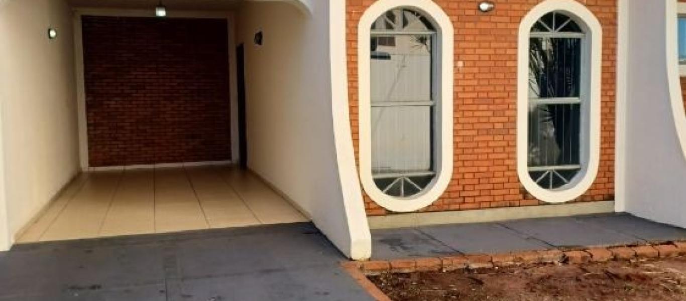 CASA NA Vila Central em Assis