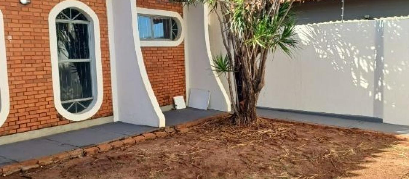 CASA NA Vila Central em Assis
