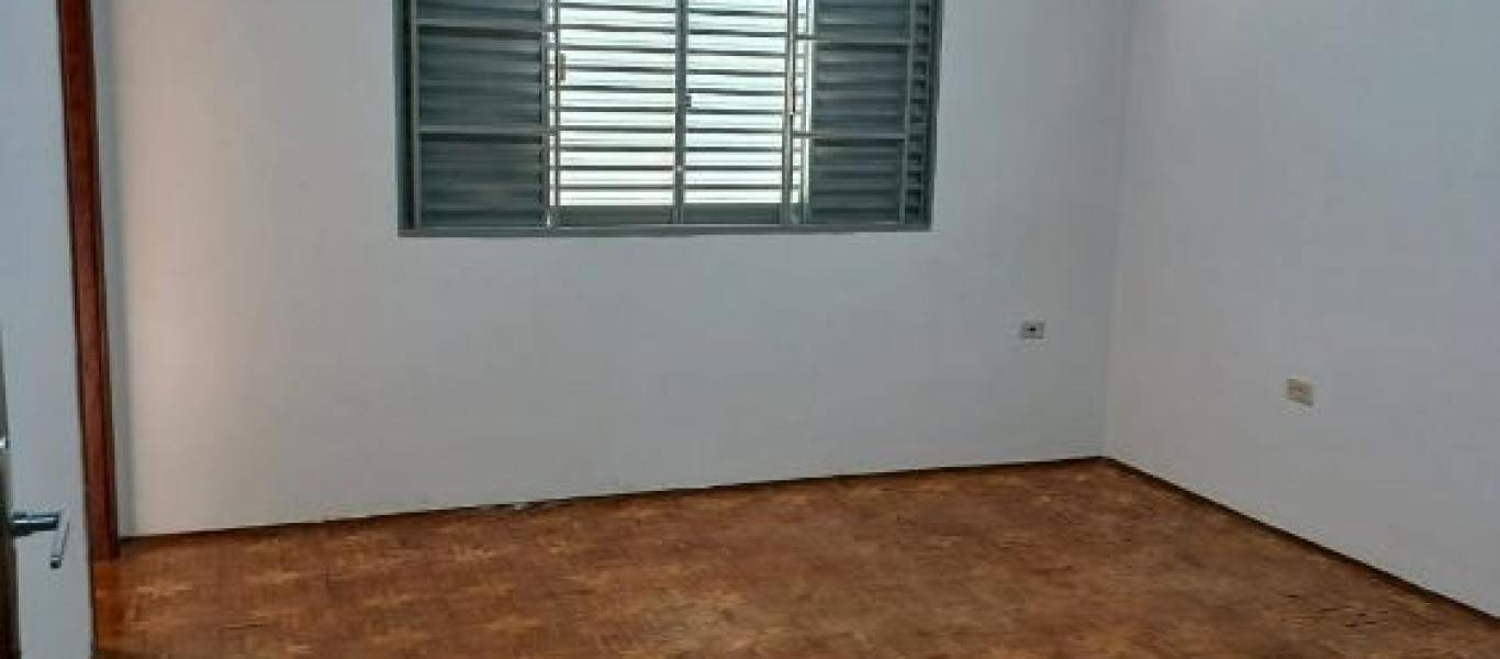 CASA NA Vila Central em Assis