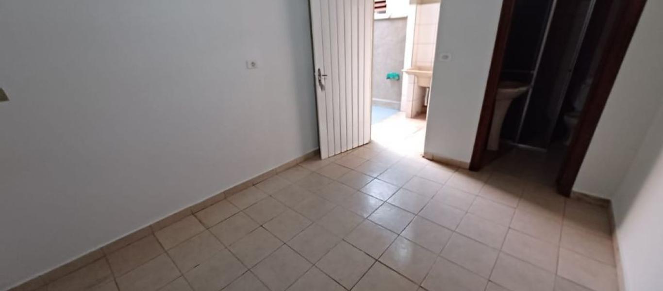 CASA NA Conjunto Habitacional Irmã Catarina em Assis