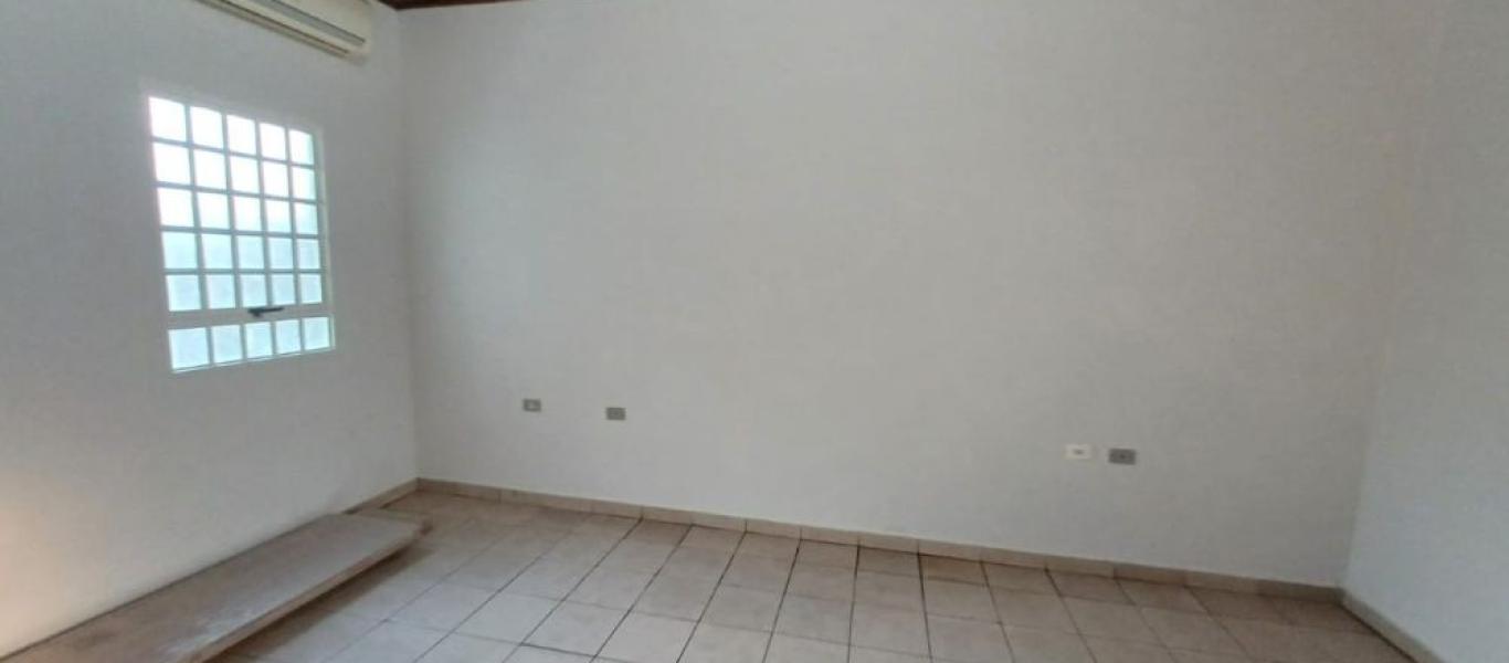 CASA NA Conjunto Habitacional Irmã Catarina em Assis