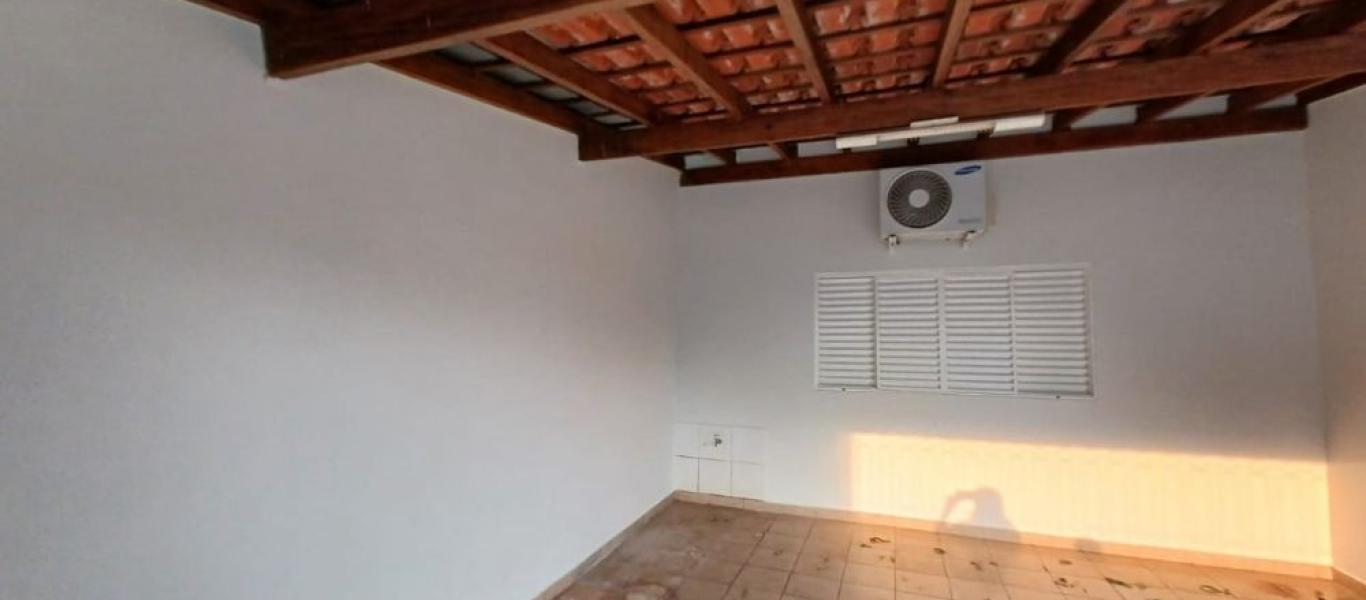 CASA NA Conjunto Habitacional Irmã Catarina em Assis