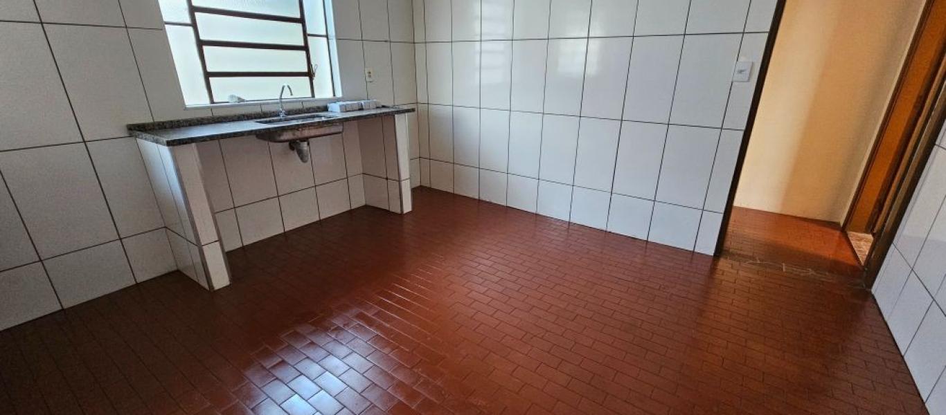 CASA NA VILA CARVALHO em Assis