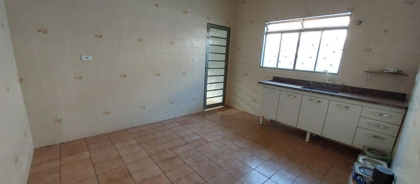 CASA NA Vila Ribeiro em Assis