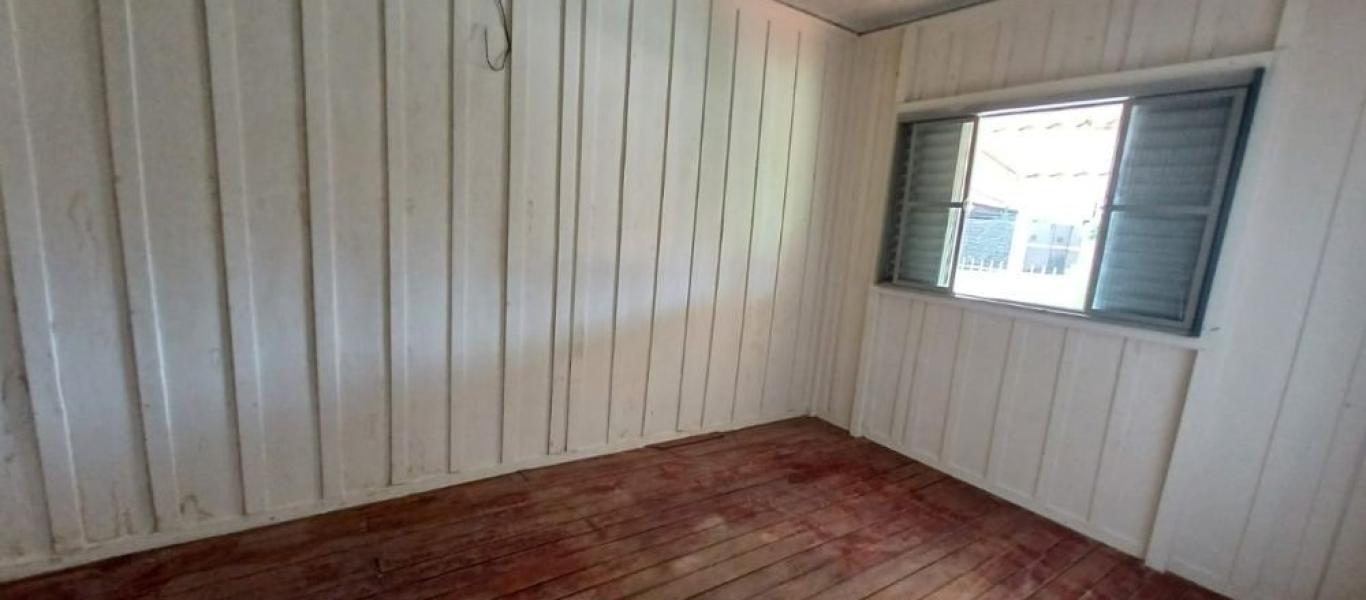 CASA NA Vila Tênis Clube em Assis