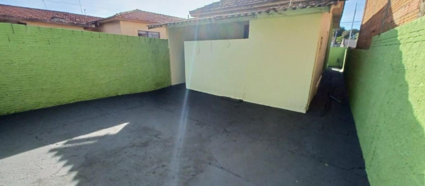 CASA NA Vila Tênis Clube em Assis
